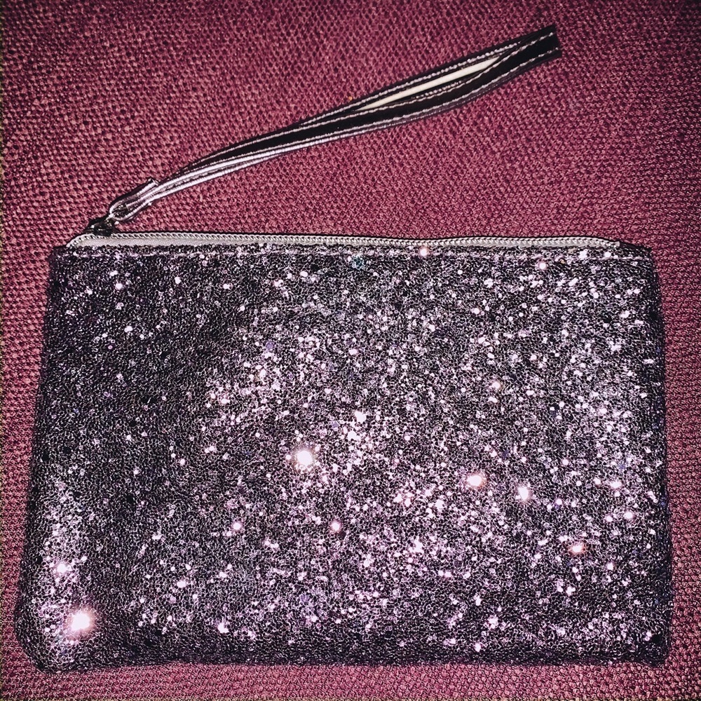 💜NWOT Macy’s Pink Sequin Glitter Wristlet